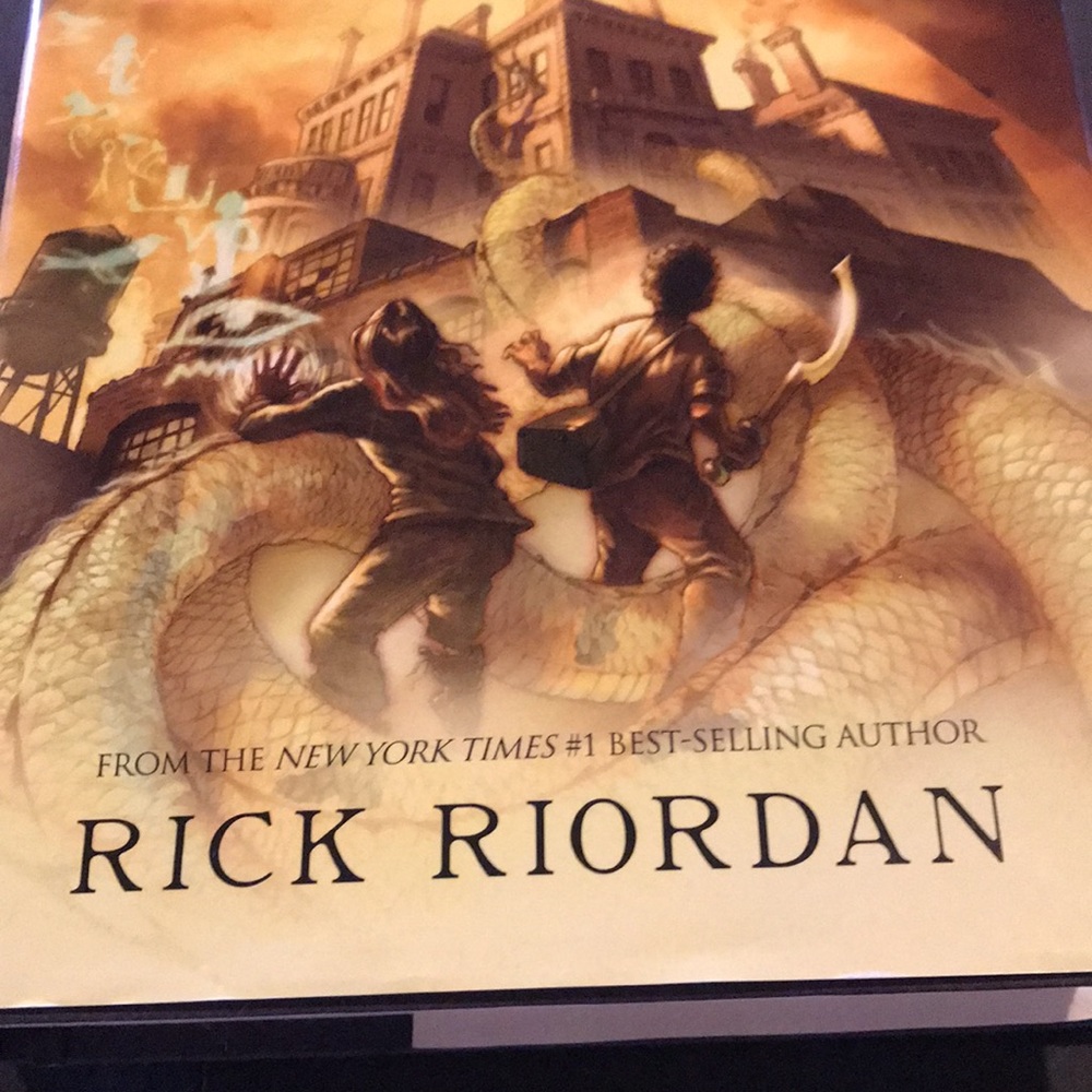 RED PYRAMID book - Picture 3 of 4